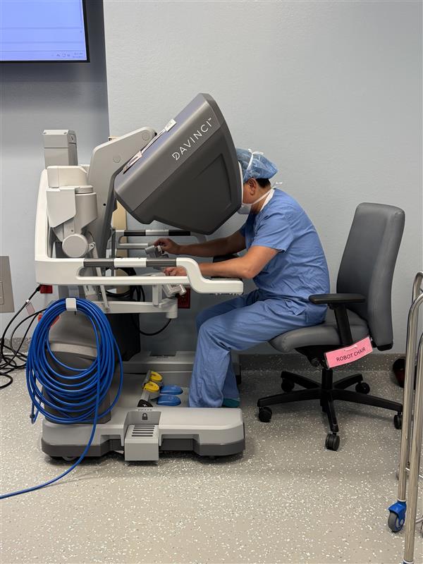 St. Joseph’s Health Expands Robotic Surgery Program with New da Vinci Single Port Robotic System